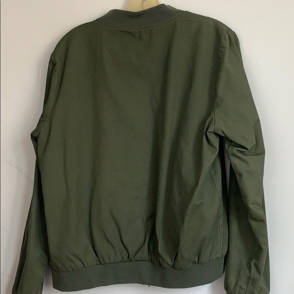 BRANDY MELVILLE BOMBER - Picture 3 of 3
